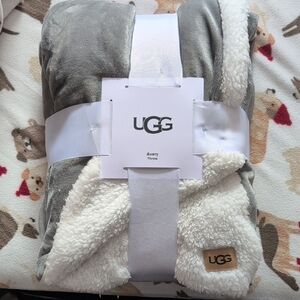 UGG Avery Throw Blanket
